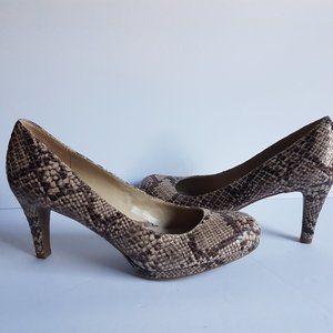 - Naturalizer Size 6.5 High Heel Shoes Snake Skin Look